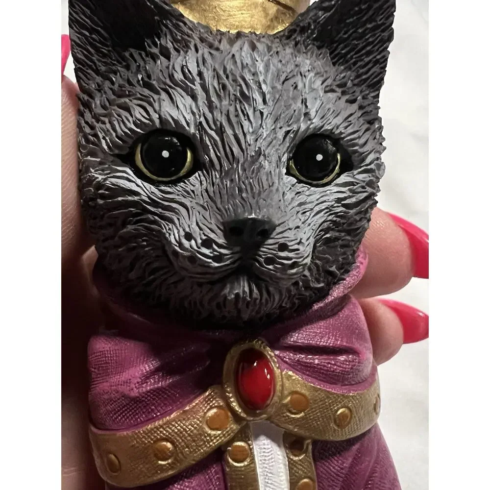 Hawthorne Village Purr-fect Christmas Pageant Cat Figurine King Catnipmouse